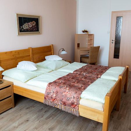 Hotel Cementar Hranice  Buitenkant foto