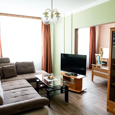 Hotel Cementar Hranice  Buitenkant foto