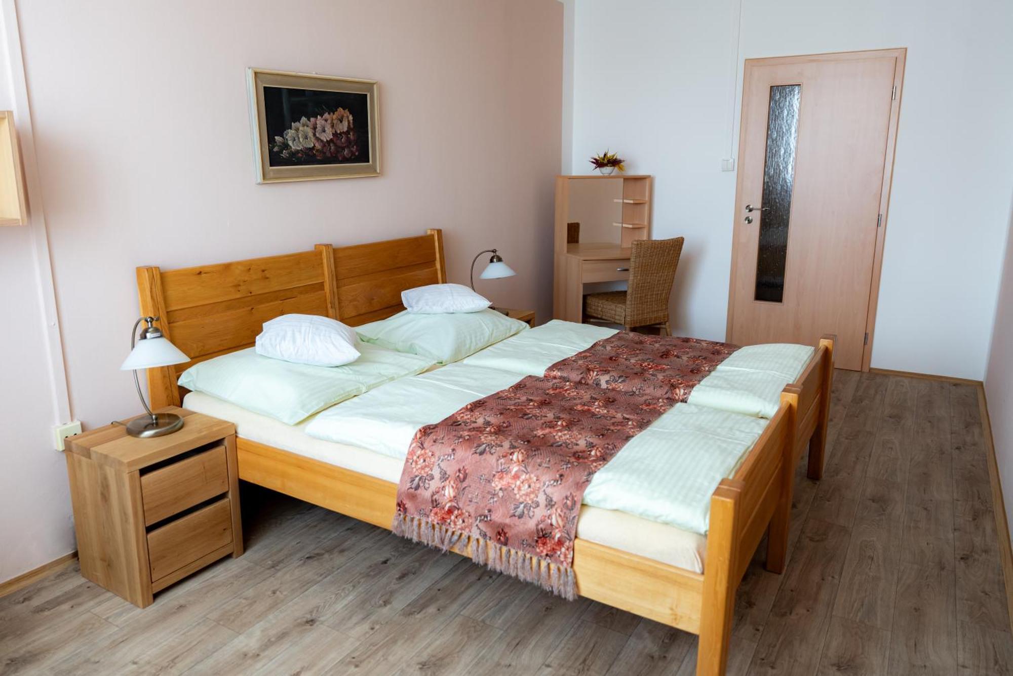 Hotel Cementar Hranice  Buitenkant foto