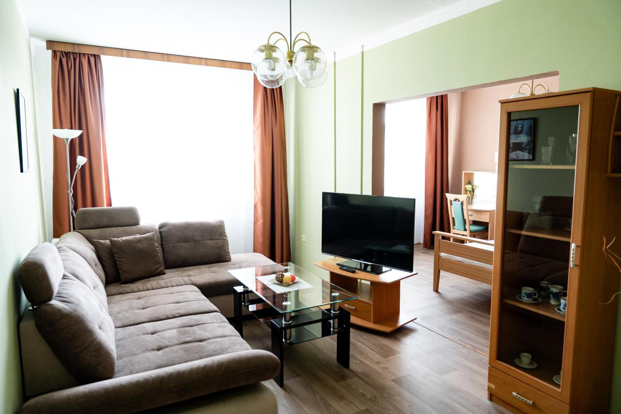 Hotel Cementar Hranice  Buitenkant foto