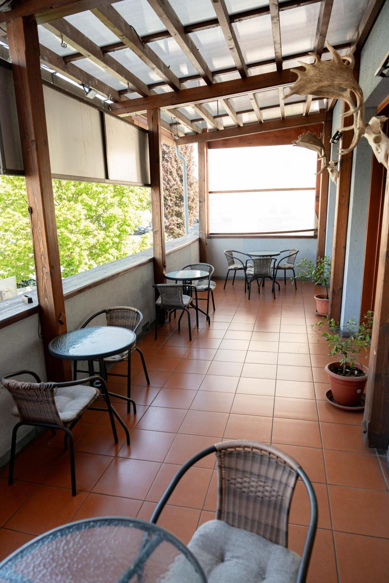 Hotel Cementar Hranice  Buitenkant foto