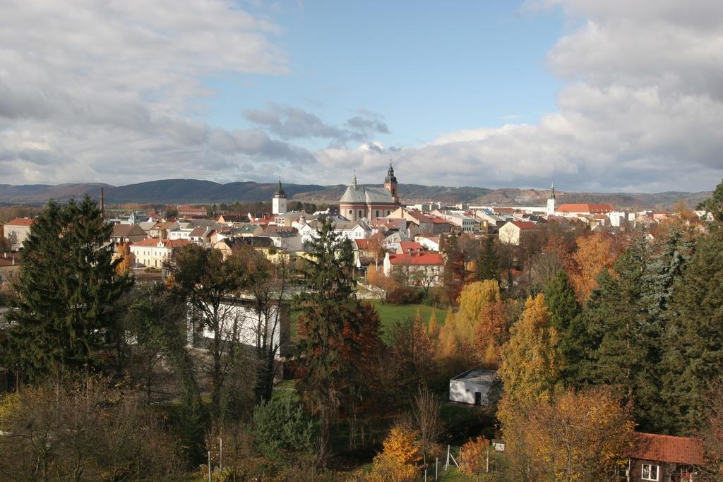 Hotel Cementar Hranice  Buitenkant foto